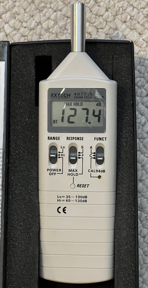EXTECH 407735 DIGITAL SOUND LEVEL METER with CASE