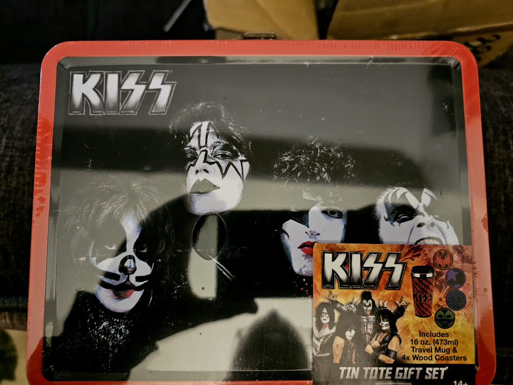 KISS LUNCHBOX with Coasters & Coffee Cup 2015 BIF BANG POW SEALED! GENE SIMMONS