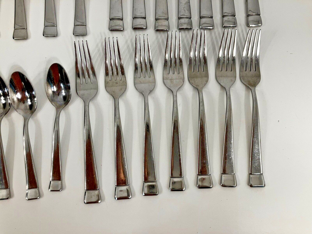 Lot 34 Pieces Oneida Legend Stainless Flatware
