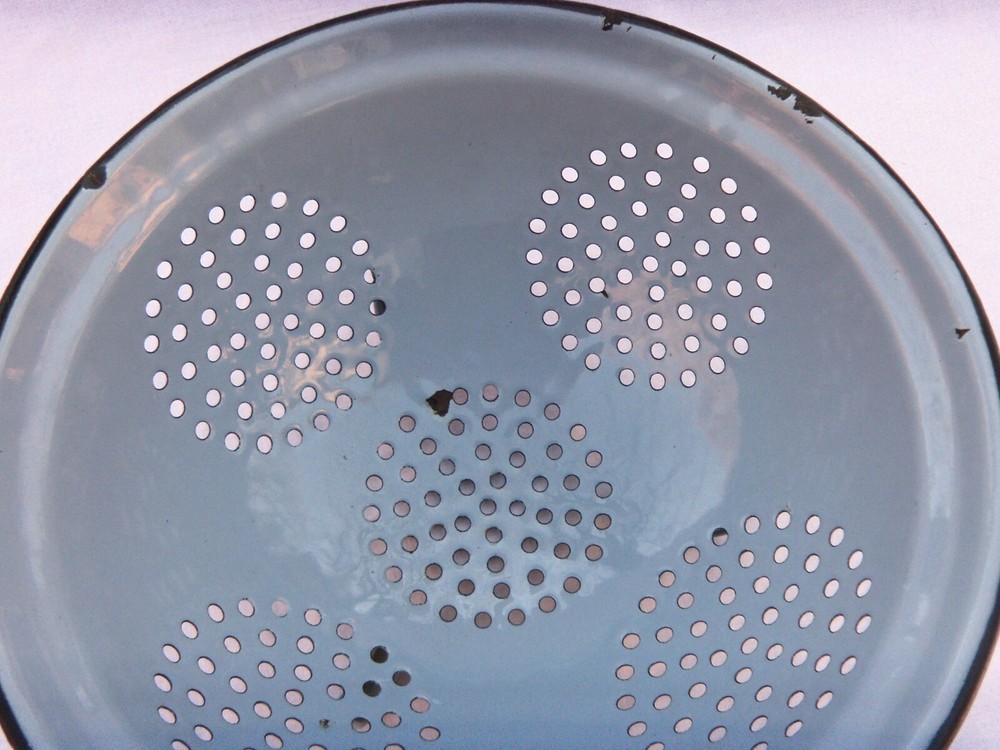 LIGHT BLUE GRANITEWARE ENAMELWARE STRAINER - COLANDER
