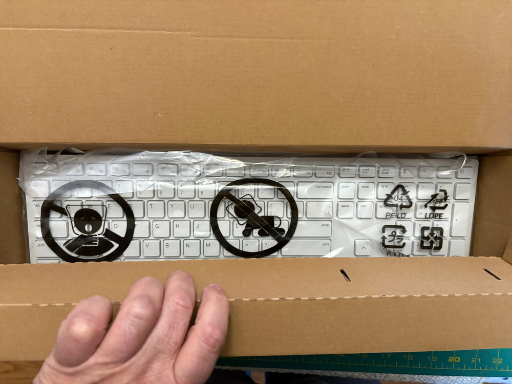 Dell Wireless Keyboard & Mouse (Model KB3121Wp)