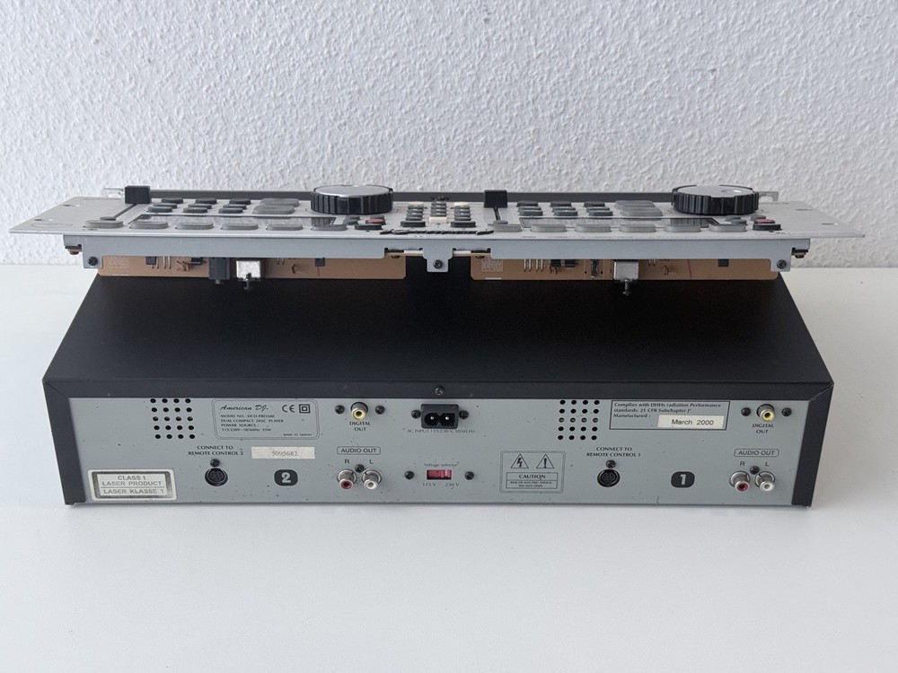 American DJ DCD-PRO500 Dual CD Player (NEEDS SERVICE)