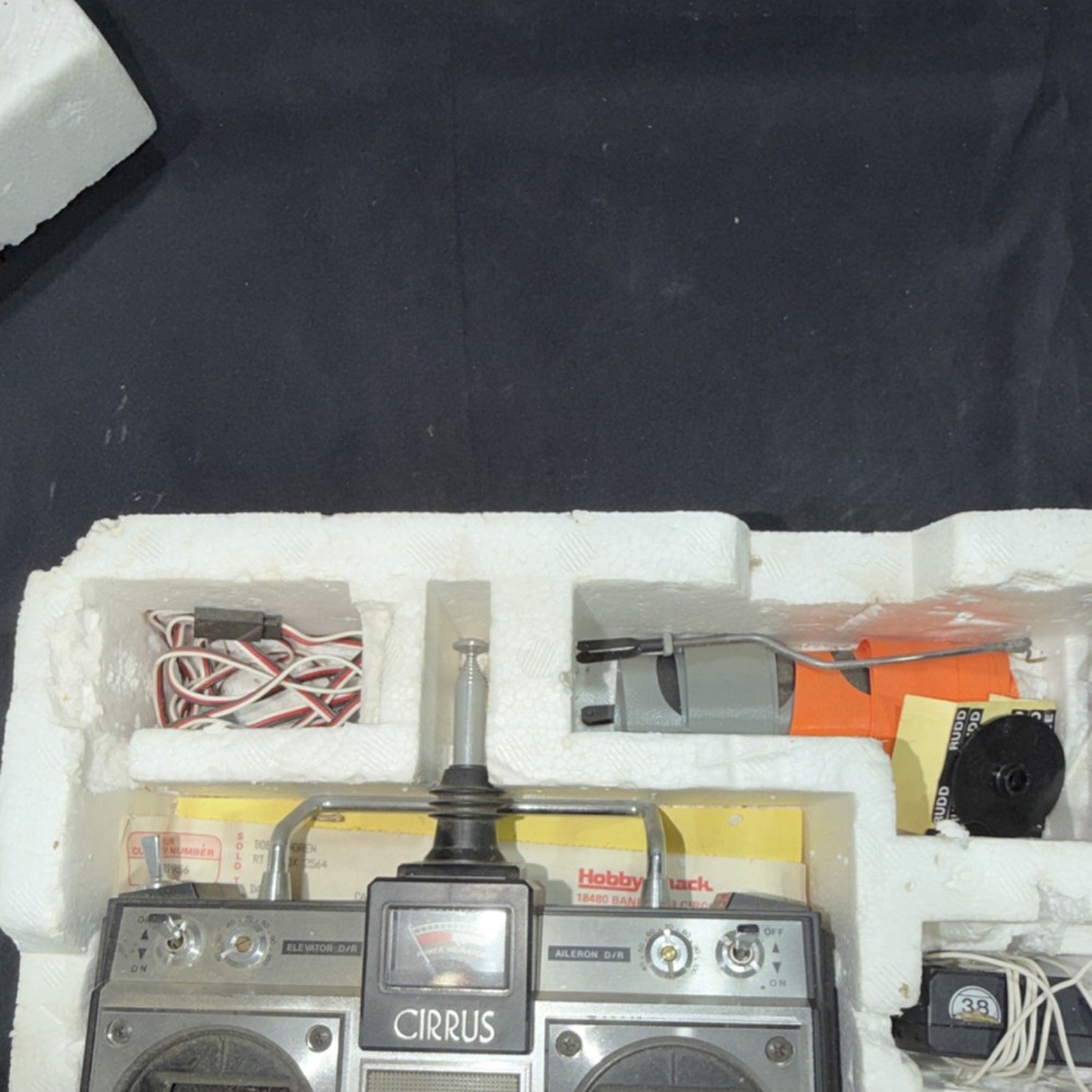 Cirrus PCM 5 RC-5JKP Console Transmitter with Servos & Accessories