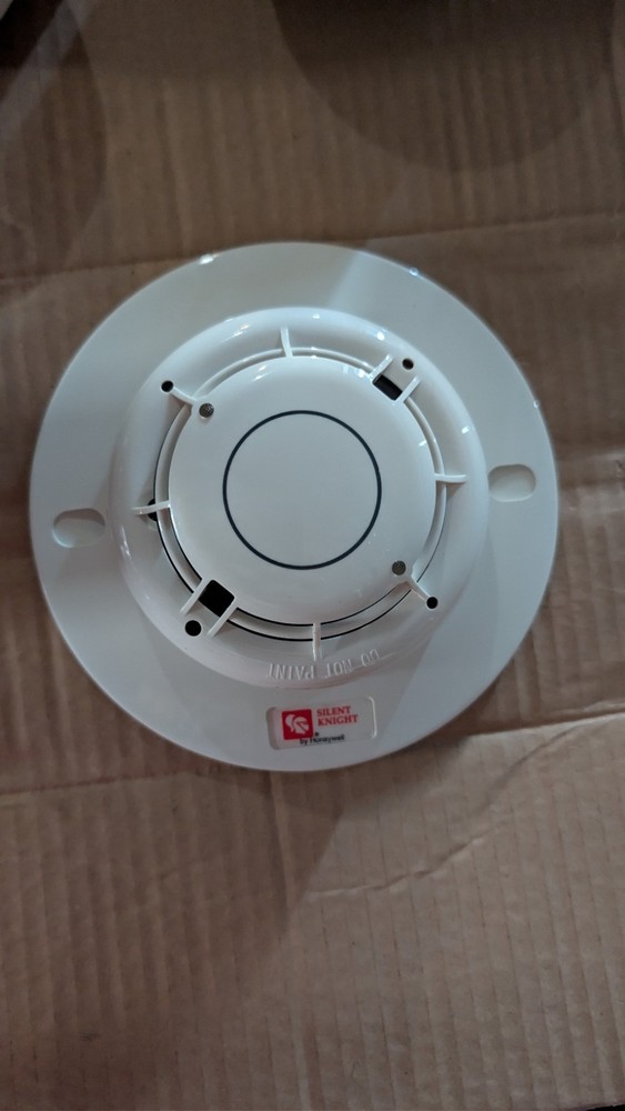 Used Excellent Working Condition SD505-HEAT Detector with Base.