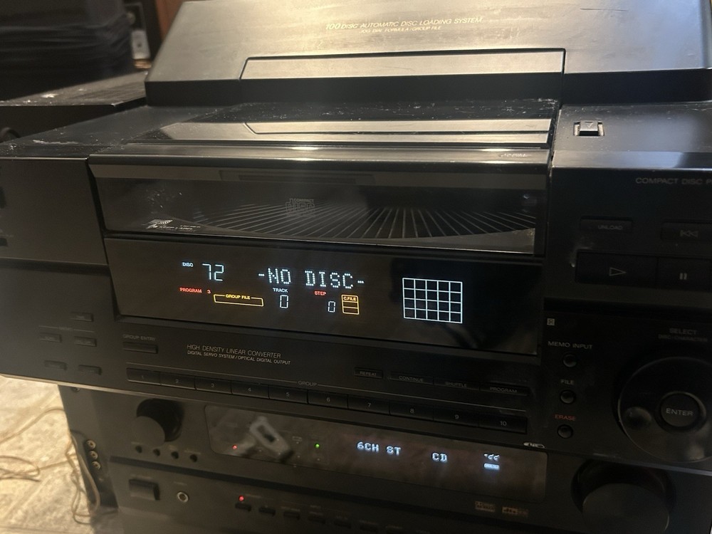 Sony 100 Disc CD Player Automatic Loading System CDP-CX151 Works Good. No Remote