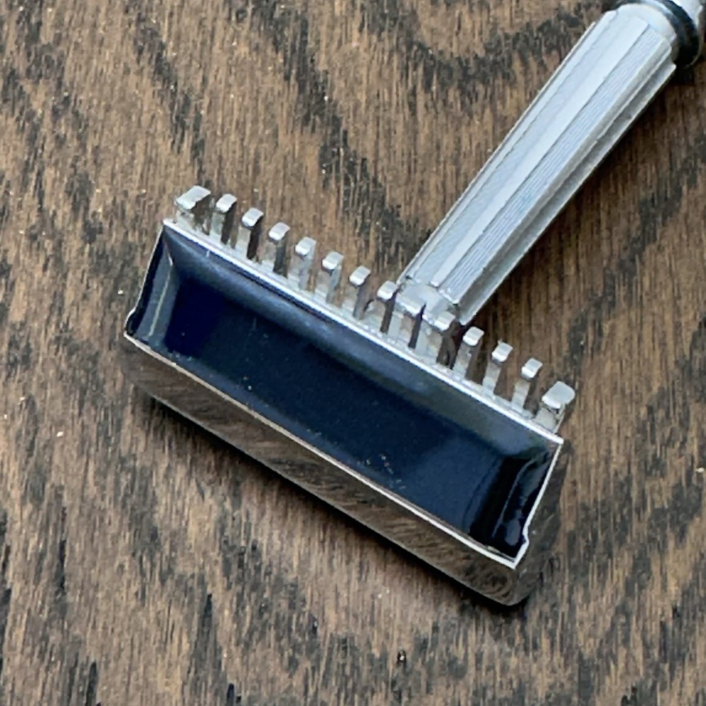 Vintage GEM Micromatic Open Comb Single Edge Safety Razor