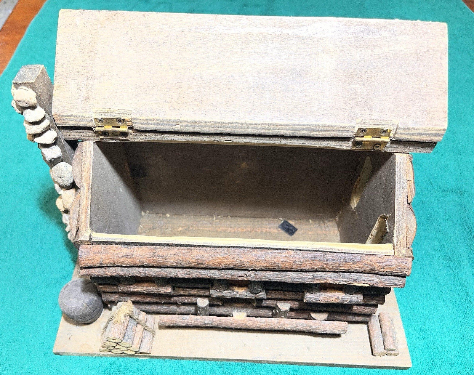 Vintage Log Cabin Wooden Birdhouse TV Lamp - SHIPS FREE