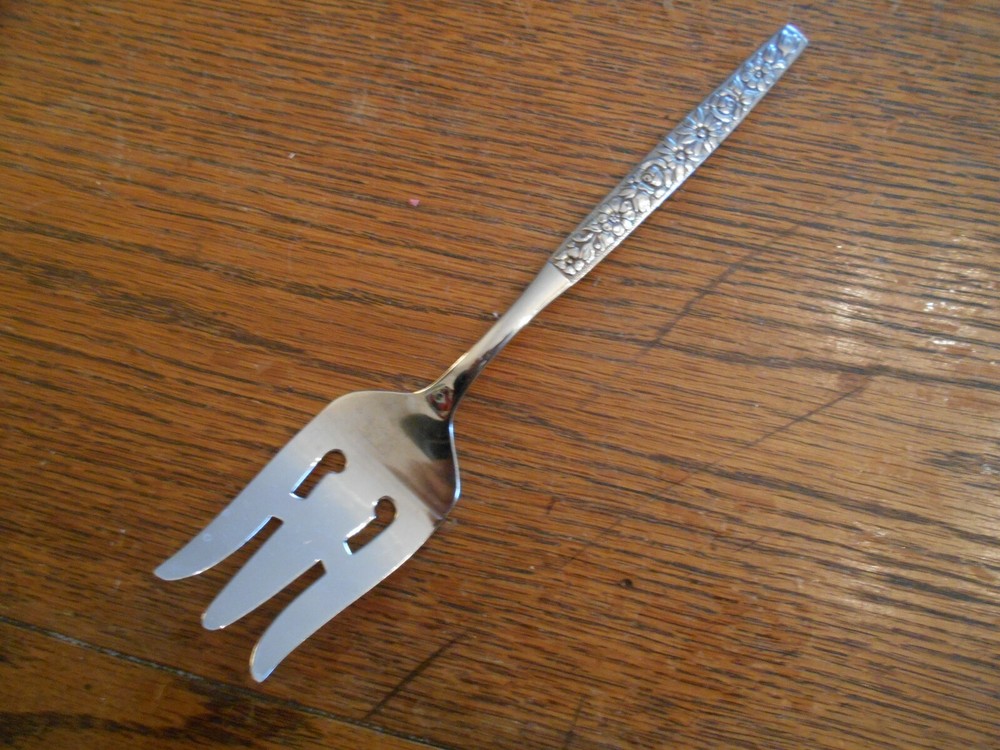 Rogers Oneida Ltd Stainless MALIBU Pattern Serving Fork 3667