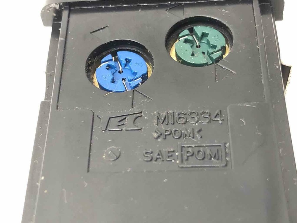 2000 Passport 8972043920 Window Defroster Switch Button Used OEM