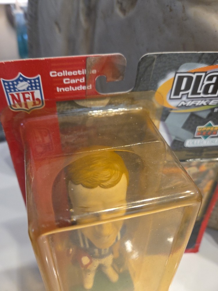 Peyton Manning Bobblehead Play Makers by Upper Deck includes collectible card