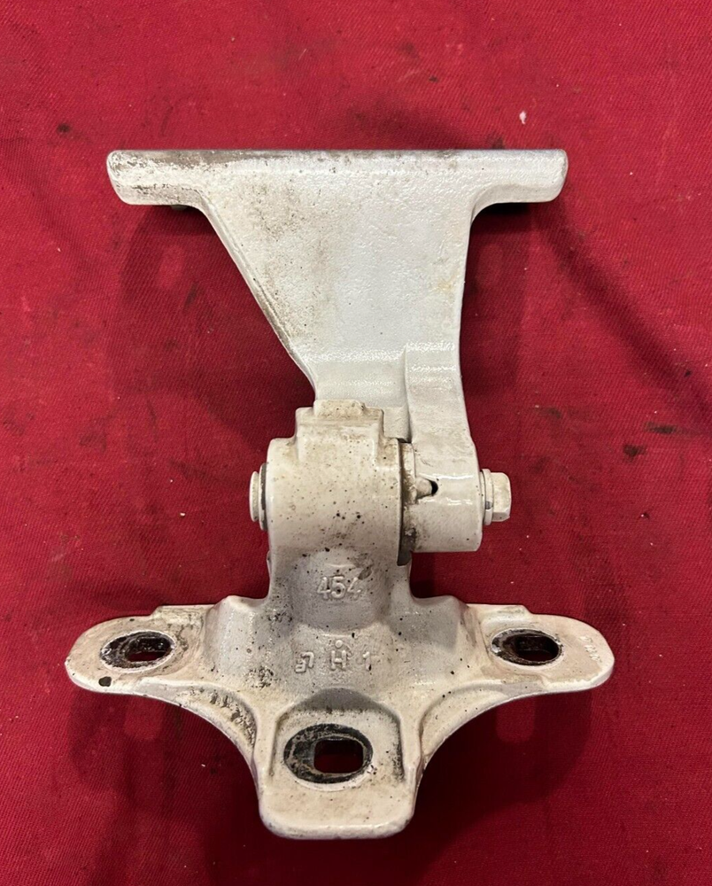 FREIGHTLINER CASCADIA DOOR HINGE A1871020001