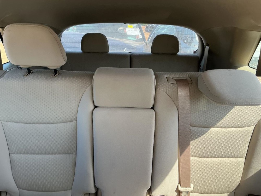 SORENTO 2011 Glove Box 5050733