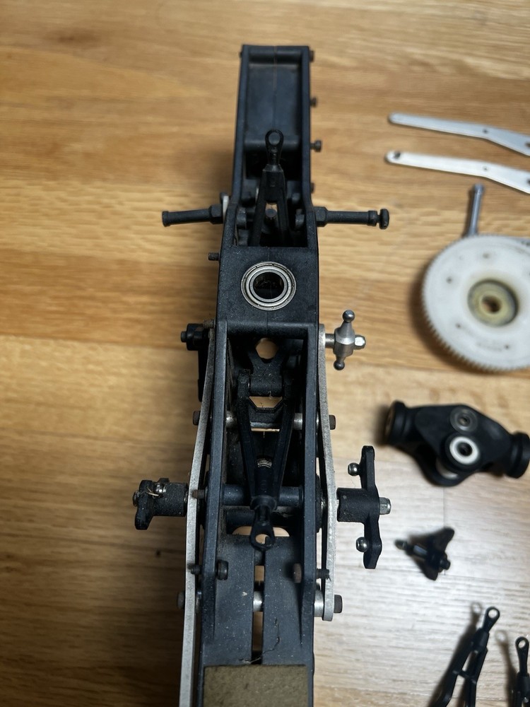 HIROBO FREYA 90 RC NITRO Helicopters Part