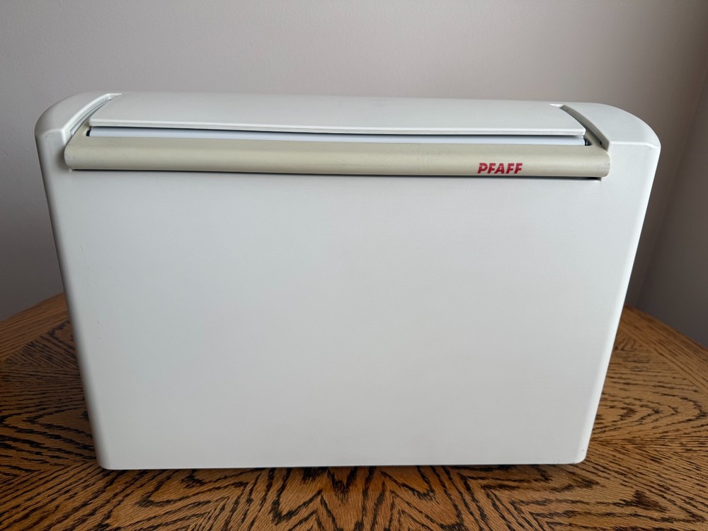 Pfaff Creative 7560 Sewing Machine