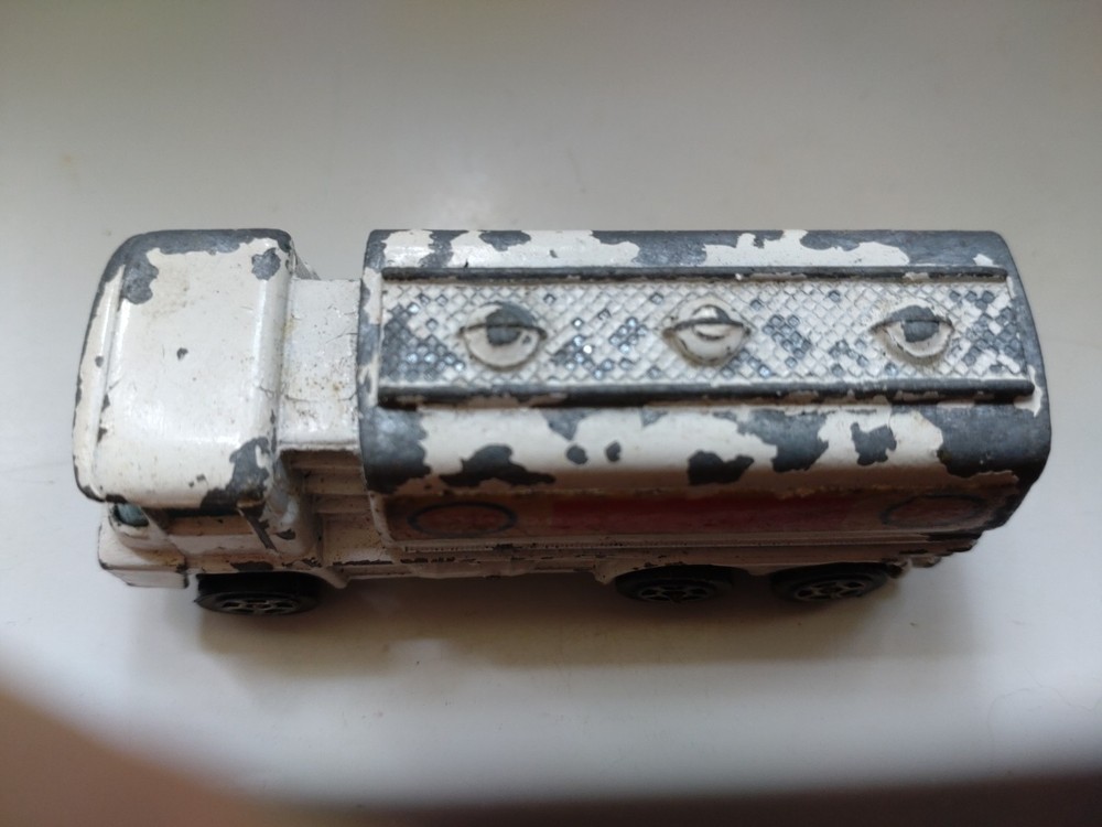 CORGI JUNIORS GUY TANKER ESSO #334