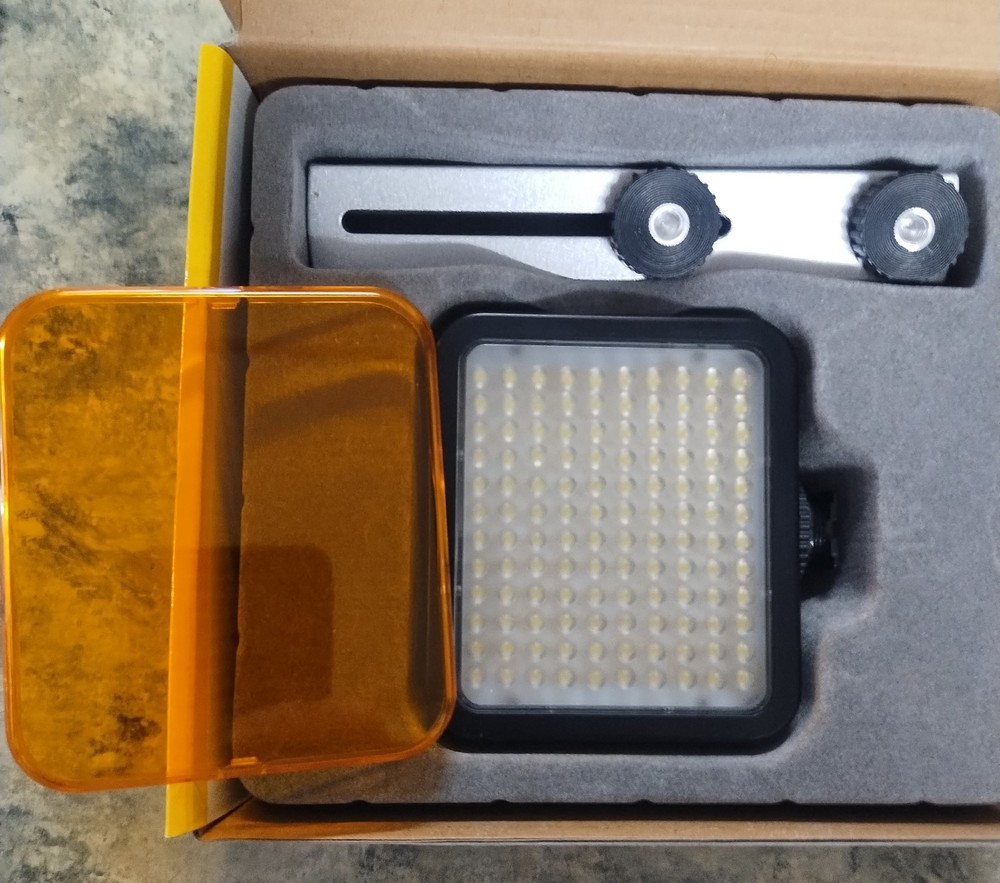 Promaster LED 120 Code 7200 Camera Camcorder Light