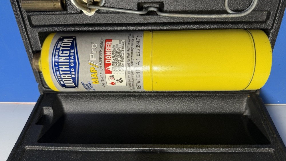 Vintage BernzOMatic Propane Torch Kit w Case & 7 Tips Attachments Untested