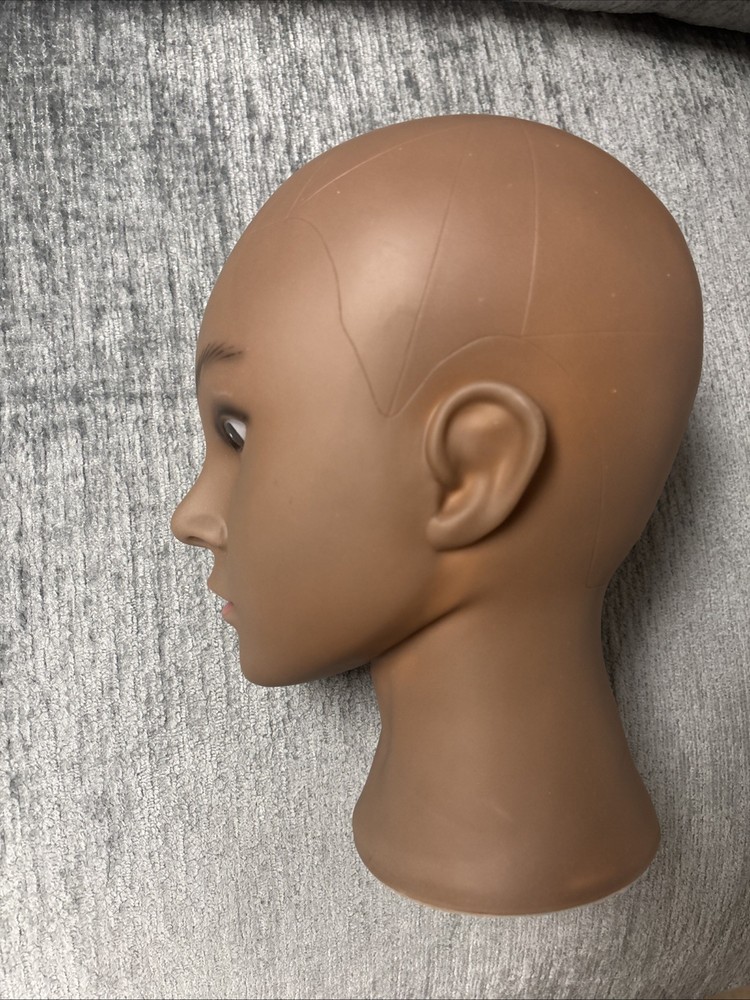 Woman’s Mannequin Head