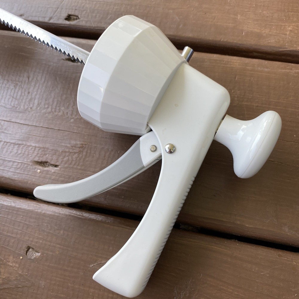 The Pampered Chef Cookie Press 1525 Plunger Trigger Replacement Part Clean