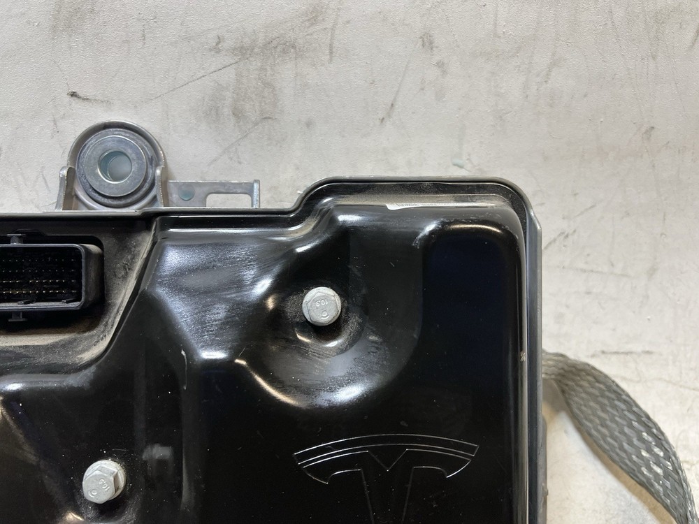 🧷OEM 17-24 Tesla Model 3/Y Front Electrical Control Module Shield -1569303-00-A