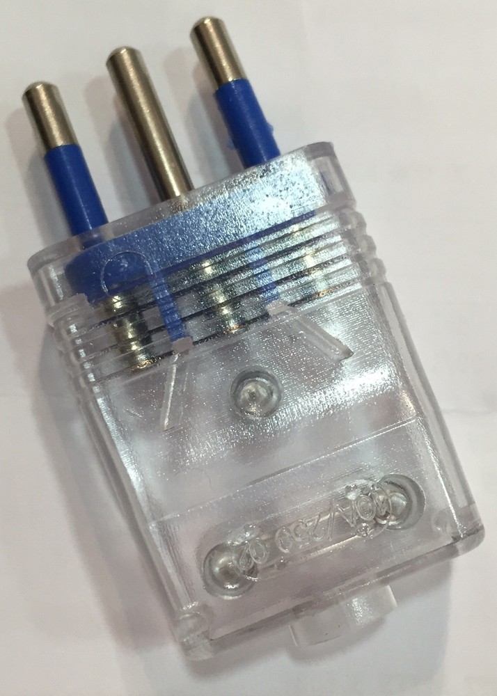 8001/TR PLUG 2P+T 10A CLEAR STEERING WHEEL