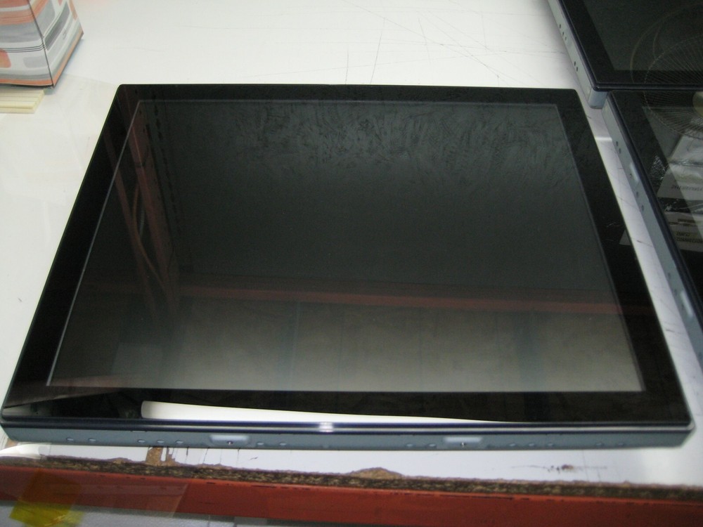 BluePoint Controls BPC-193TPMF 735-4235-00 19" Display Touch Screen
