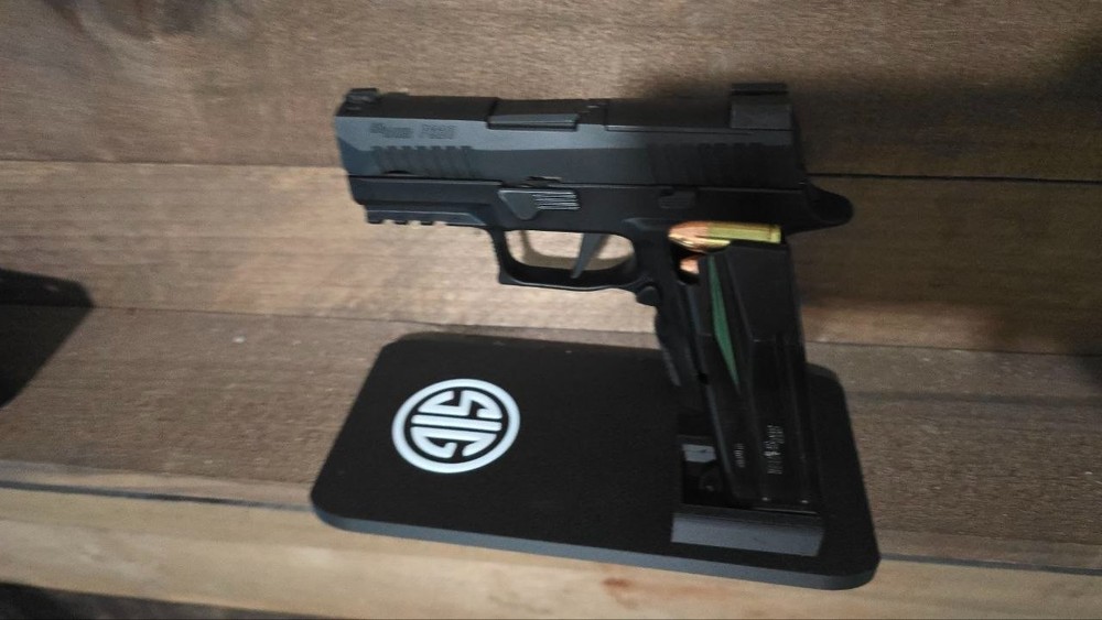 SIG P325 Display Stand