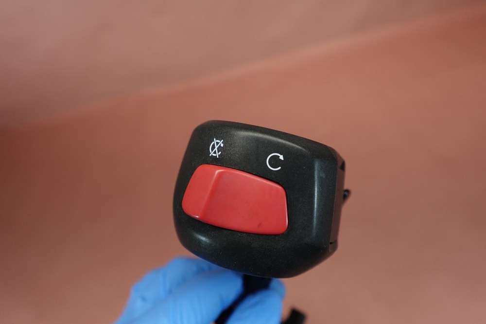 2001-2005 Suzuki Bandit GSF1200S Right Control Start Stop Switch