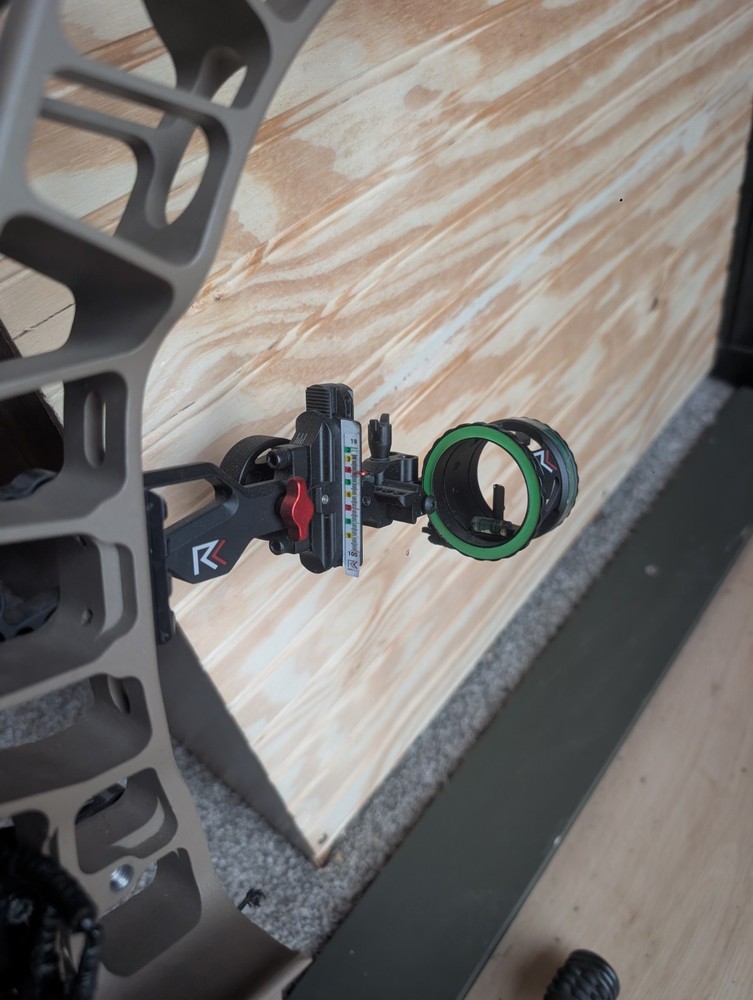 Hoyt ventum 33 compound bow