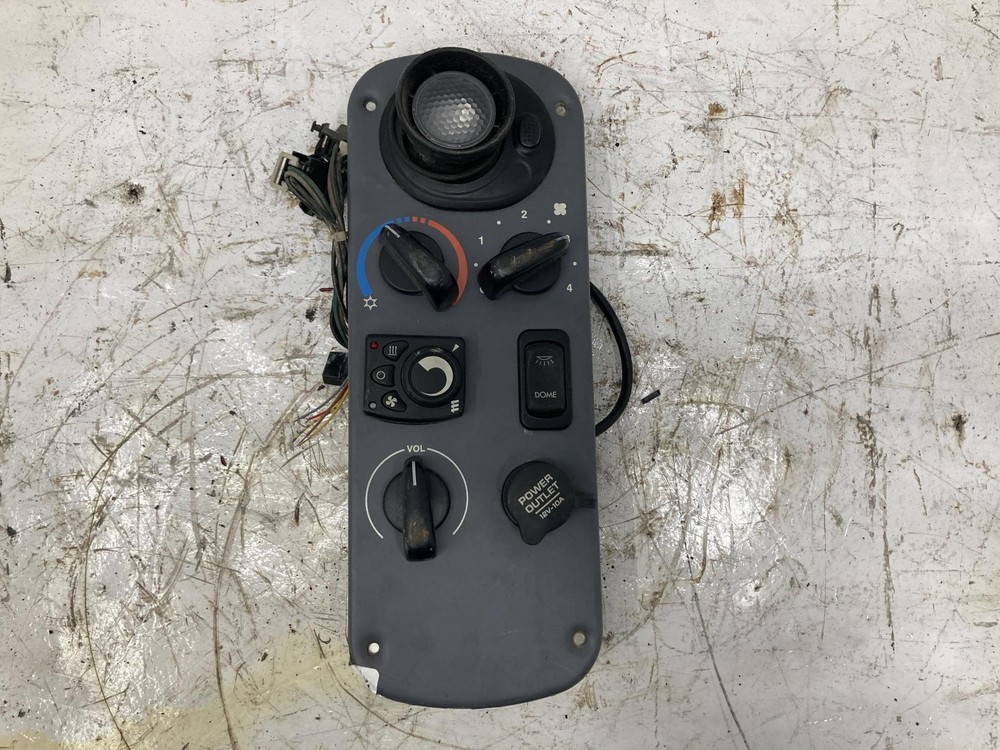 Freightliner COLUMBIA 120 Left/Driver Sleeper Control - Used