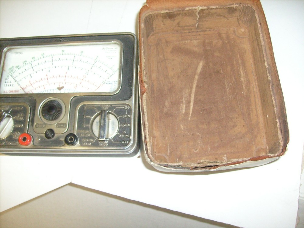 Meter Phaostron Co. A.C./D.C. Voltage Ohms Multimeter Model V.O.M. 555A U.S.A.