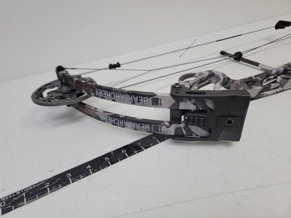 Bear Archery Revival Bow RH Hunting Bow