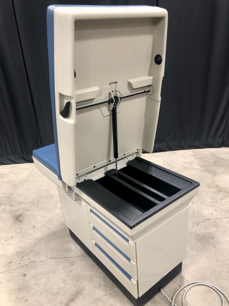 Midmark 404 Barrier Free Exam Table with step up platform