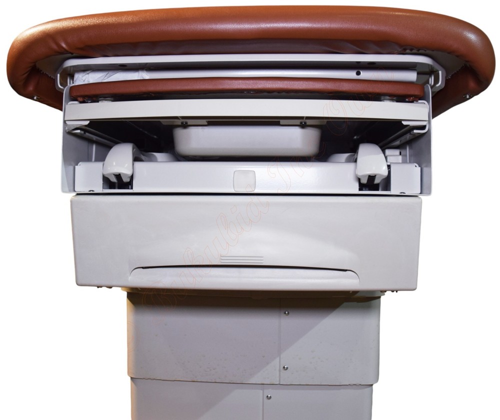 Midmark 222 Power Exam Table
