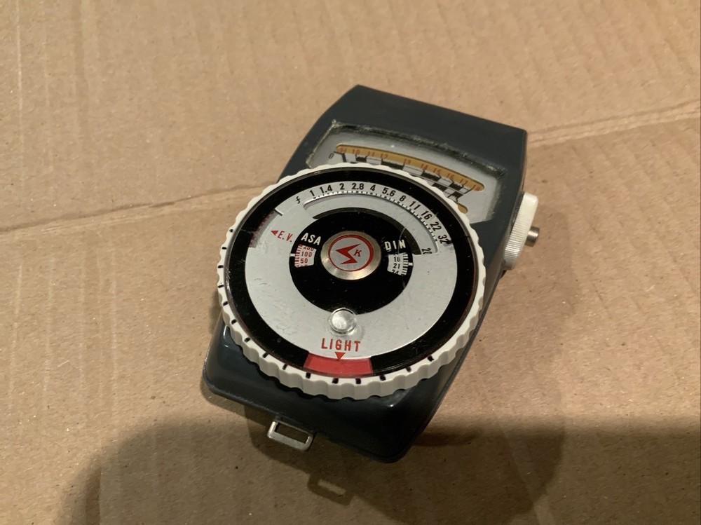 Vintage Sunset Unittic Model 65 - Zero Adjust Exposure Meter