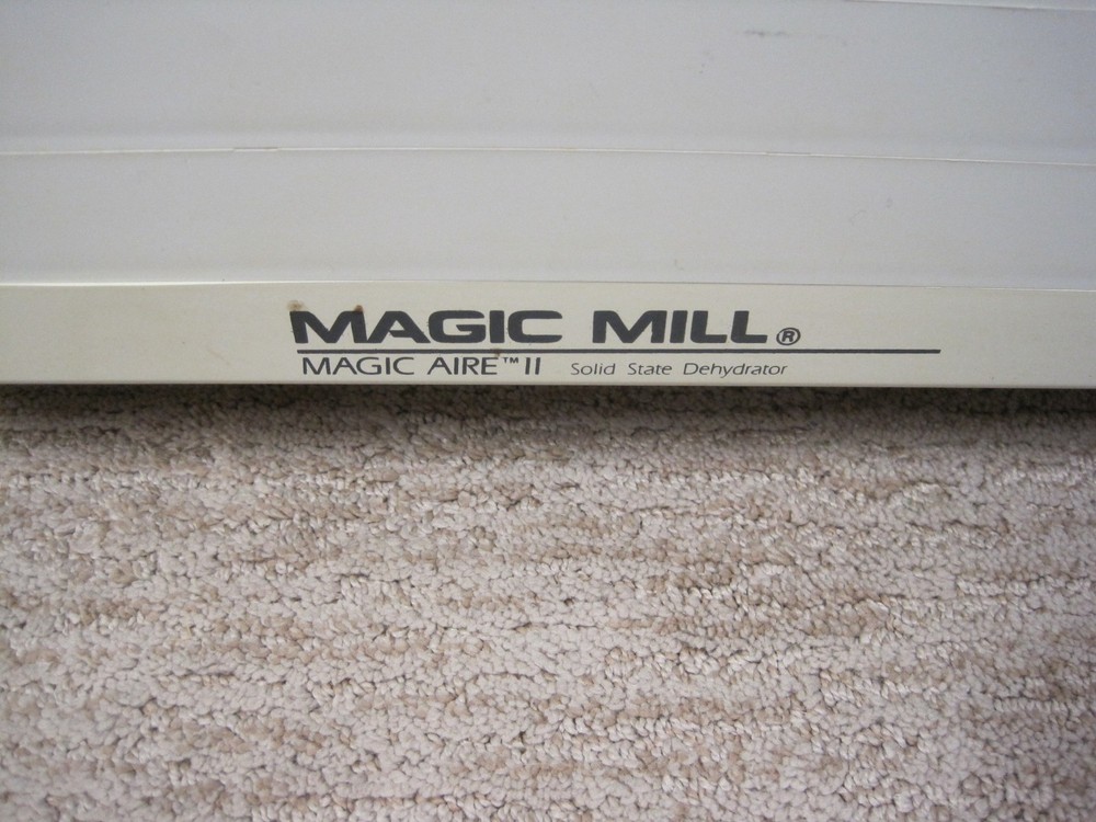 Magic Mill Aire II Solid State Dehydrator 10 Trays 10 Liners Fruit Leather Nice