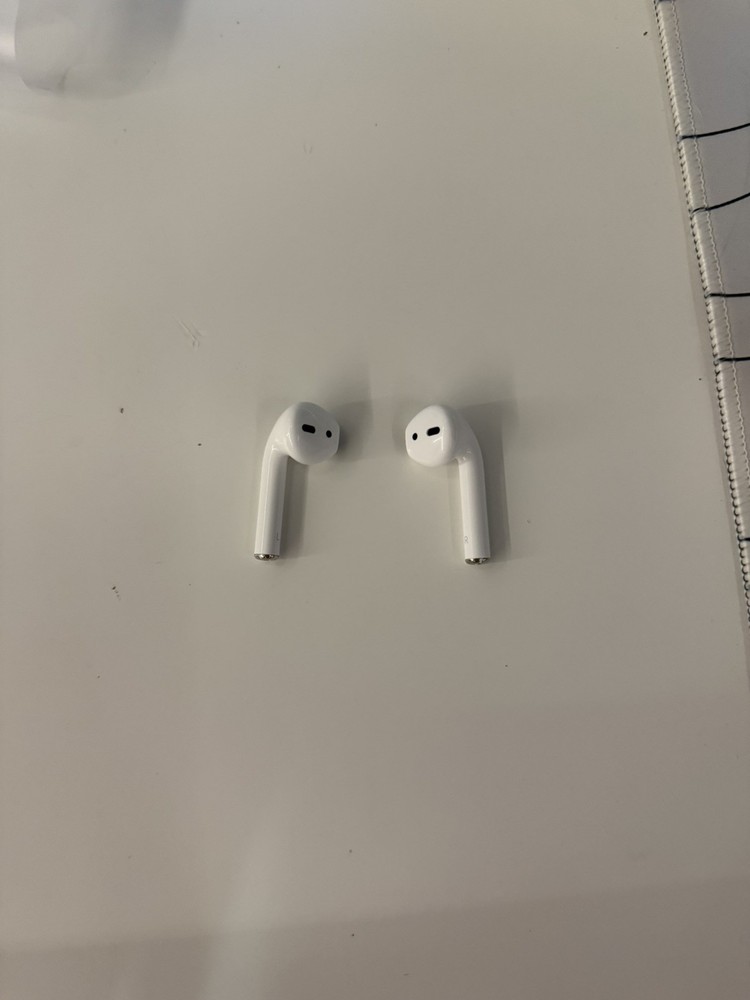 Apple AirPods 2nd Generation with Charging Case - White