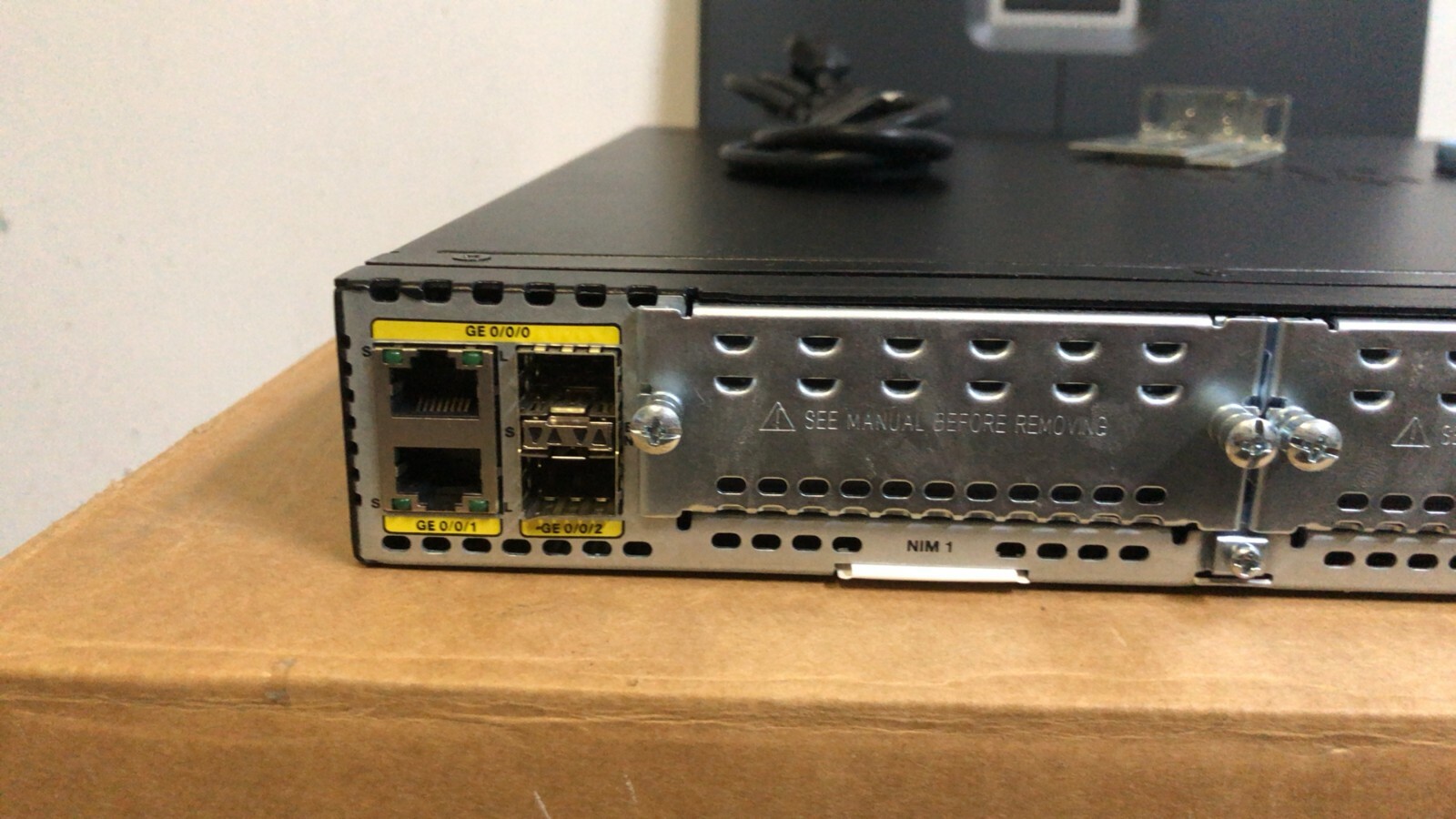 CISCO ISR4331/K9 Integrated Service Router Missing Faceplate NO CPU CLOCK ISSUE