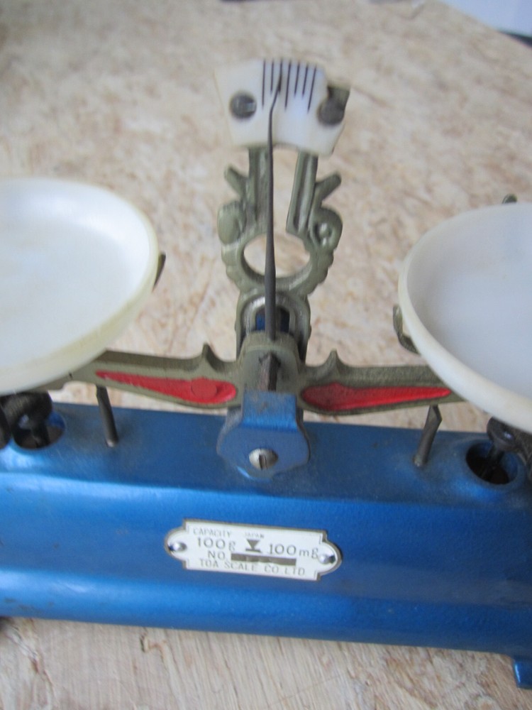 Small balance scale - Toa Scale Co. - Japan