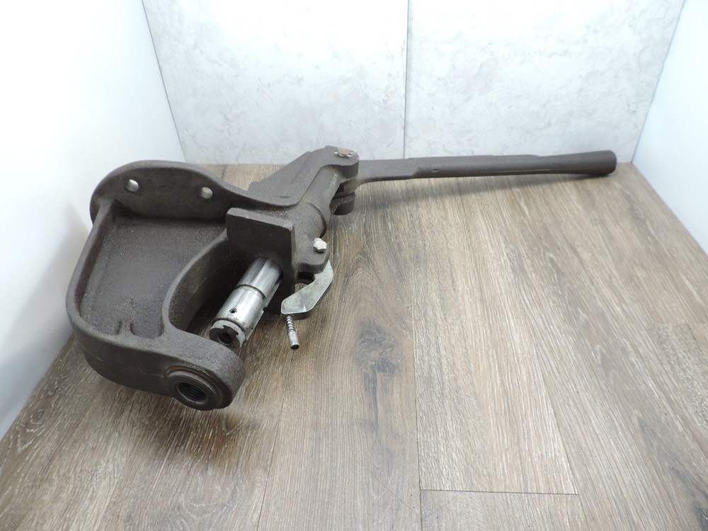 Herter's Super Model 3 Single Stage Reloading Press w/Primer Arm