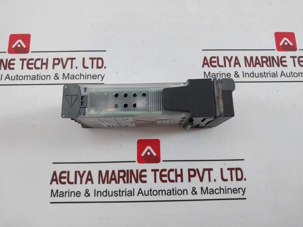 HONEYWELL UDC700 DC70 1000000 Universal Digital Controller and Indicator