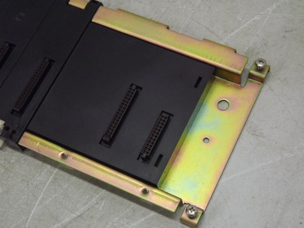 OMRON C200HW-BC101 V1 Backplane Base Unit Controllers 10 Slot CPU NEW