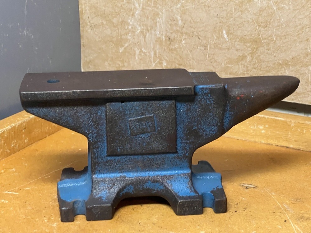 Vintage Anvil 7.70 Lbs.