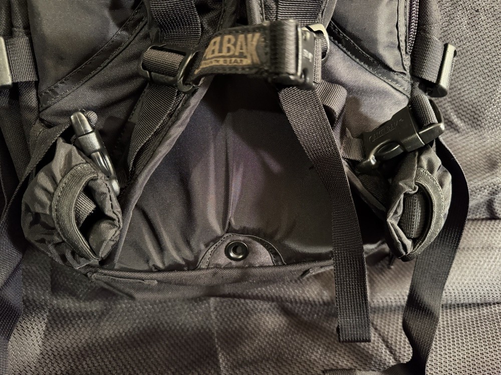 CAMELBAK Maximum Gear Hydration Backpack | Black | Padded Straps | Stowable Belt