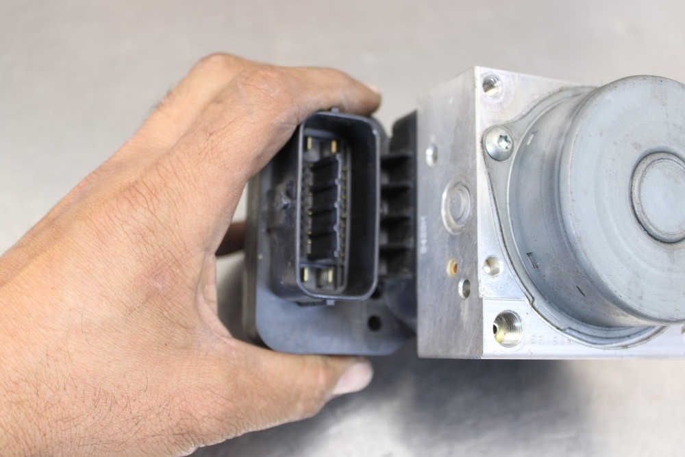 09-20 YAMAHA VMAX 1700 VMX1700 ABS PUMP UNIT MODULE