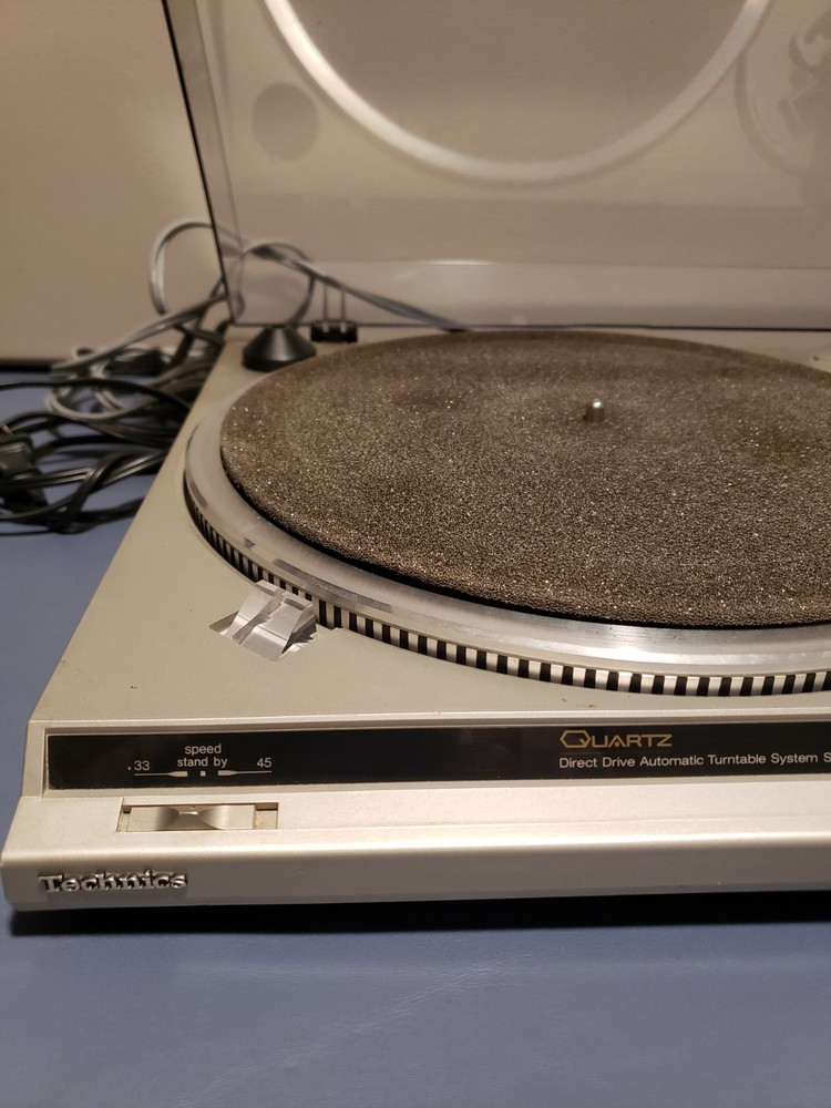 Technics SL-QD2 Direct Drive Automatic Turntable Turns On Excellent Condition