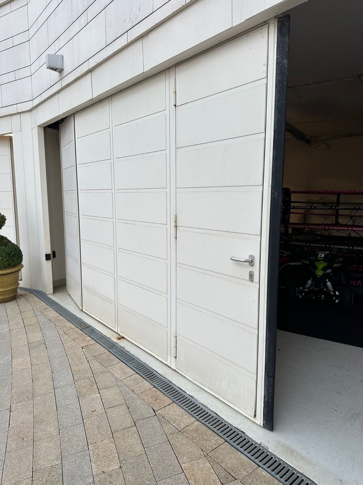 Automatic sliding gate & operator by Benincà