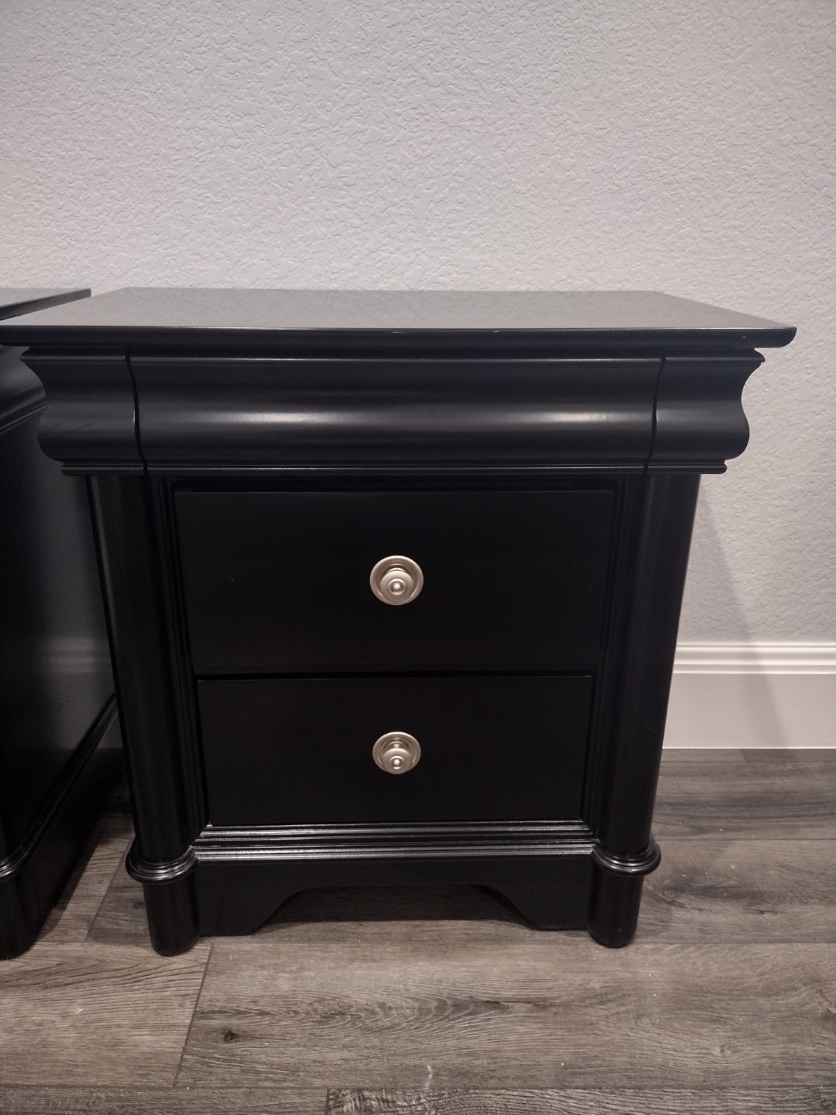 Set of 2 Nightstands from Rooms To Go