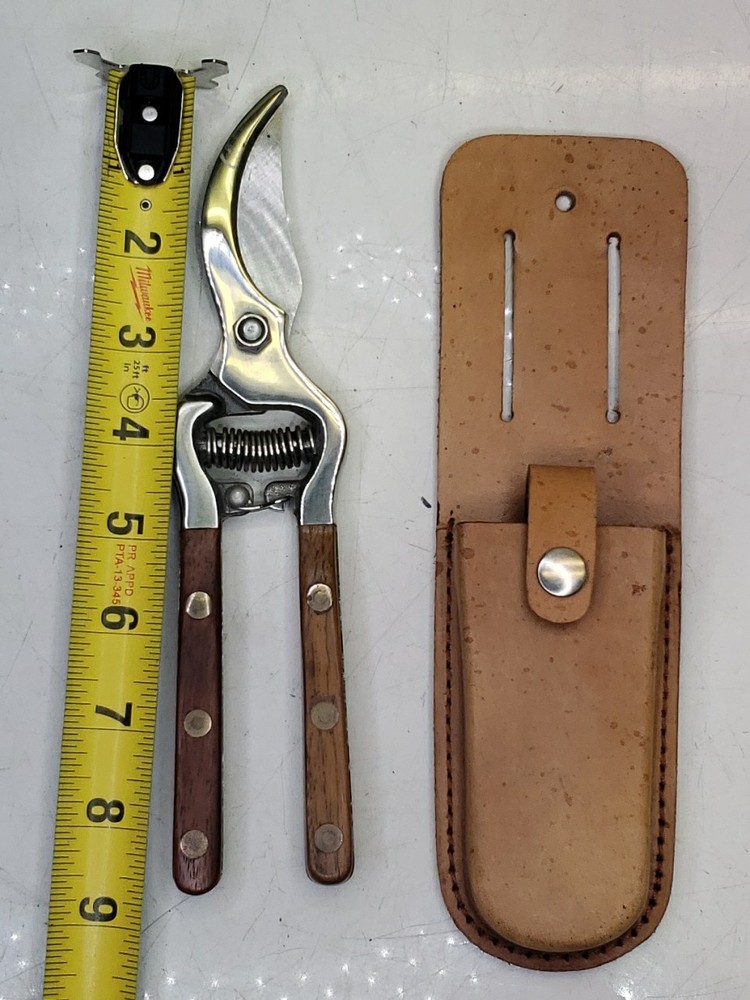 Kitchen Pruning Sheers Wood Handle Brass Thai (?)