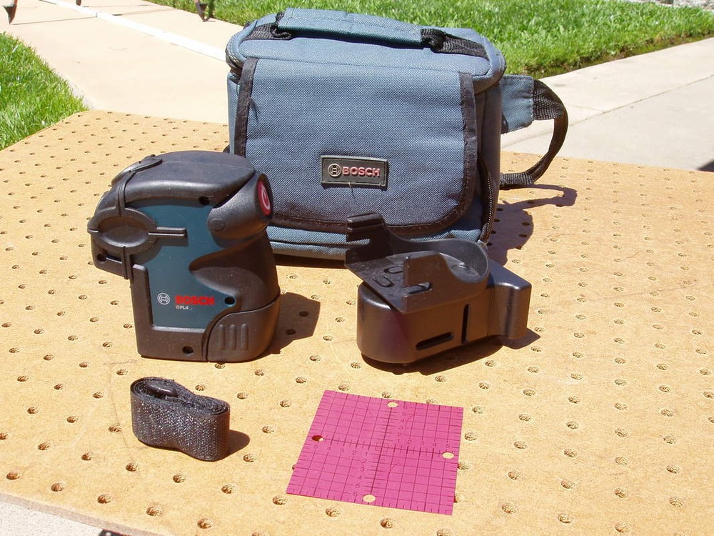 BOSCH GPL4 LASER LEVEL SELF LEVELING ALIGNMENT 4-POINT EXC WORKING GOOD COND